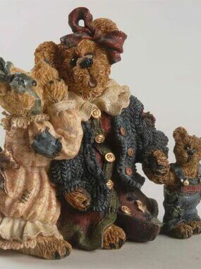 Louella & Hedda-The Secret - 227705 - Bearstone Collection by Boyds Bears BOXED